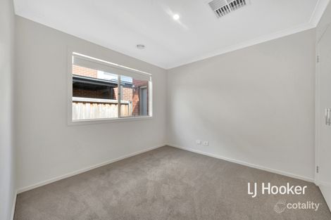 Property photo of 28 Gilded Road Werribee VIC 3030