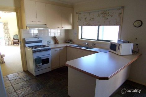 Property photo of 7 Lewis Close Bright VIC 3741