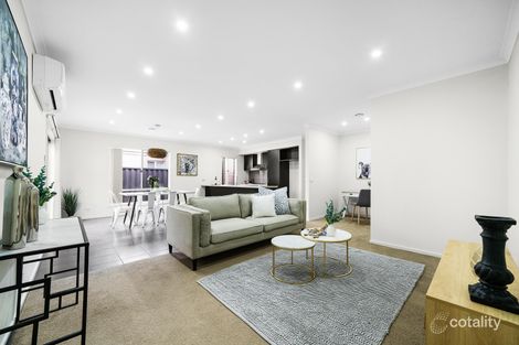 Property photo of 42 Eltham Parade Manor Lakes VIC 3024