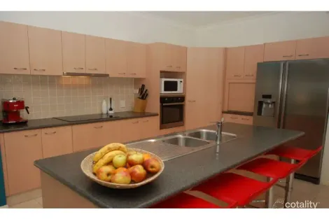 Property photo of 33 Majorca Crescent Varsity Lakes QLD 4227