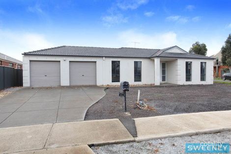 Property photo of 40 Heysen Parkway Caroline Springs VIC 3023