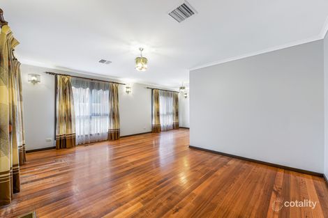 Property photo of 3 College Crescent Keysborough VIC 3173