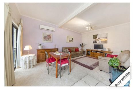 Property photo of 10 Fairmount Crescent Karabar NSW 2620