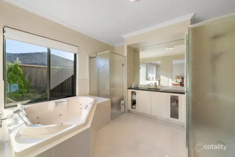 Property photo of 3 Cedarwood Crescent Berwick VIC 3806