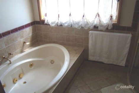 Property photo of 2 Dorothy Avenue Basin View NSW 2540
