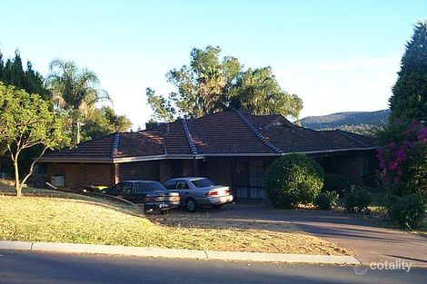 4 Carrigg Cres, Mount Nasura, WA 6112