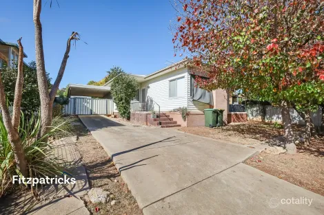 Property photo of 9 Koora Place Mount Austin NSW 2650