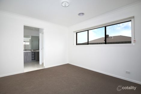 Property photo of 48 Atherstone Boulevard Strathtulloh VIC 3338