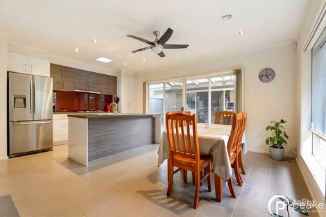 Property photo of 10 Aspect Lane Cranbourne North VIC 3977