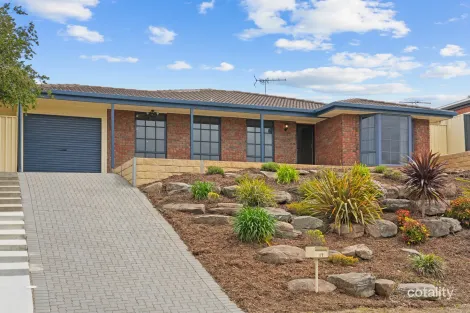 Property photo of 17 Quinvale Road Hallett Cove SA 5158