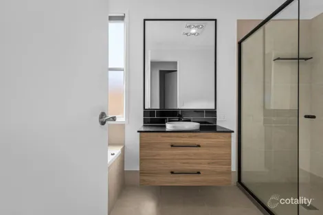 Property photo of 4 Grenvale Street Deebing Heights QLD 4306