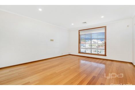 Property photo of 40 Saratoga Crescent Keilor Downs VIC 3038