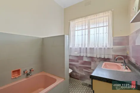 Property photo of 2 South Street Moe VIC 3825
