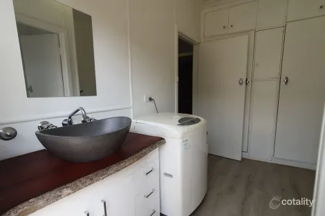 Property photo of 18 McRae Street Hillvue NSW 2340