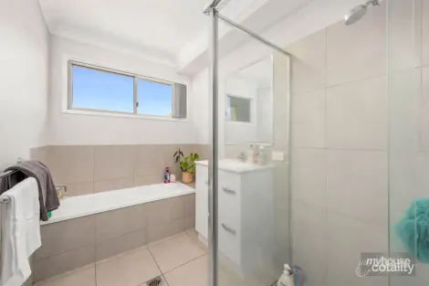 Property photo of 52 Alistair Street Glenvale QLD 4350