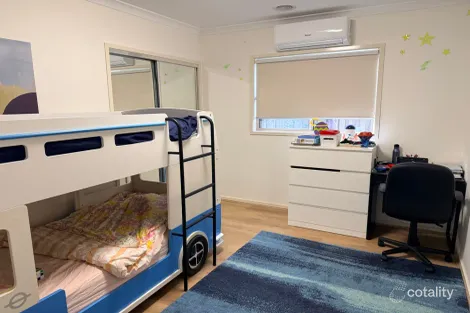 Property photo of 11 Surrey Grove Point Cook VIC 3030