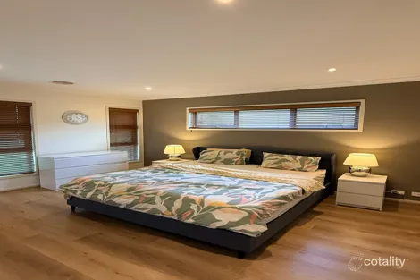 Property photo of 11 Surrey Grove Point Cook VIC 3030