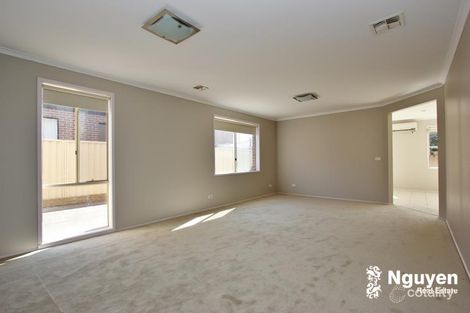 Property photo of 21 Chifley Circuit Burnside Heights VIC 3023