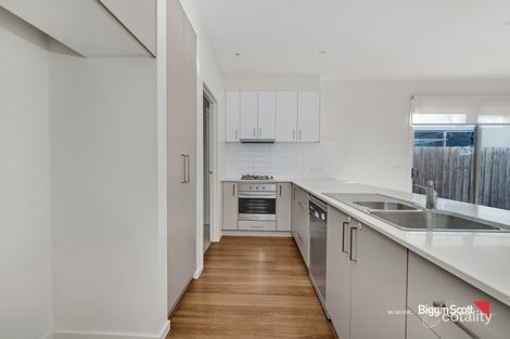 Property photo of 6/1-5 The Close Caroline Springs VIC 3023