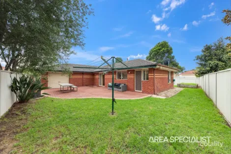 Property photo of 1 Avoca Place Pakenham VIC 3810