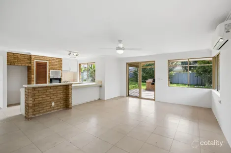 Property photo of 5 Barcombe Way Leeming WA 6149