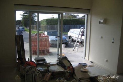 Property photo of 35 Chapel Road Moorabbin VIC 3189