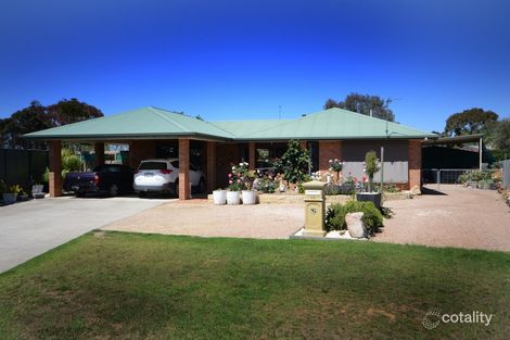 18 Blackwood Ave, Wy Yung, VIC 3875