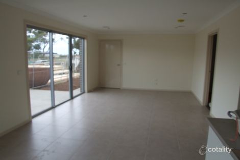 Property photo of 2/708 High Street Melton West VIC 3337