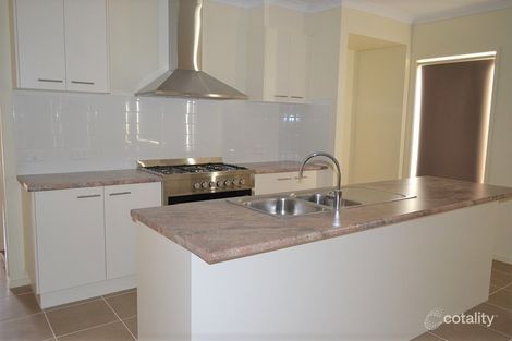 Property photo of 10 Pointer Drive Pakenham VIC 3810