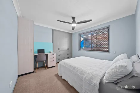 Property photo of 8 Perth Square Highland Park QLD 4211