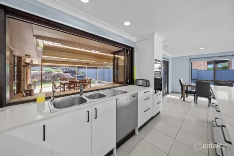 Property photo of 8 Perth Square Highland Park QLD 4211