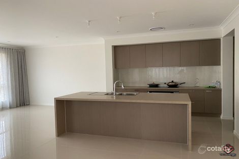 Property photo of 5 Goshawk Crescent Rochedale QLD 4123