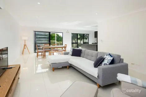Property photo of 16/26 Hotham Drive Pacific Pines QLD 4211