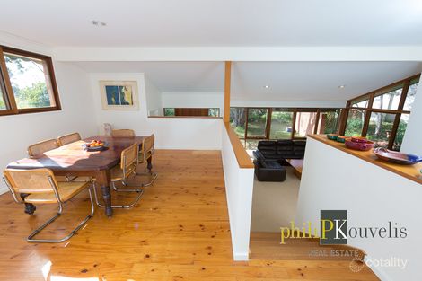 Property photo of 13 Bage Place Mawson ACT 2607