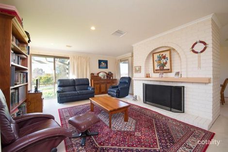 Property photo of 65 Ringwood Crescent West Albury NSW 2640