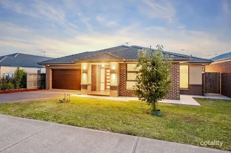 Property photo of 19 Chantenay Parade Cranbourne North VIC 3977