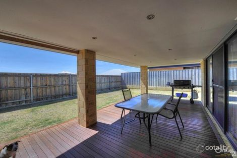 Property photo of 16 Splendens Turn Halls Head WA 6210