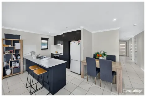 Property photo of 24 Vermont Drive Parkhurst QLD 4702