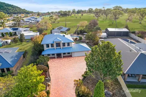 Property photo of 24 Fairway Crescent Stanthorpe QLD 4380