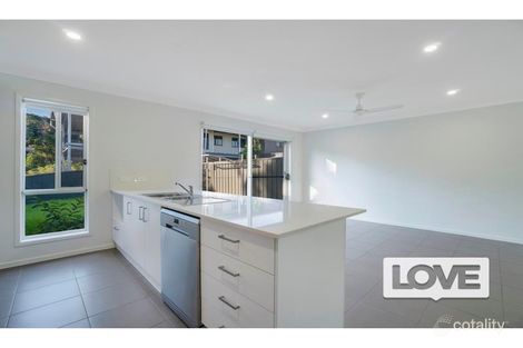 Property photo of 2/2B Turnbull Street Fennell Bay NSW 2283