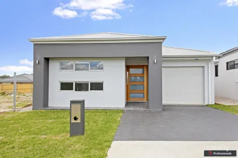 Property photo of 24 Brookner Road Spring Farm NSW 2570