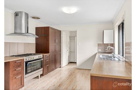 Property photo of 2 Saale Court Meadowbrook QLD 4131