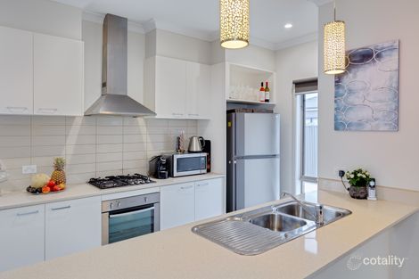Property photo of 10 Risdon Chase Wollert VIC 3750