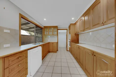 Property photo of 21 Grevillea Crescent Kin Kora QLD 4680