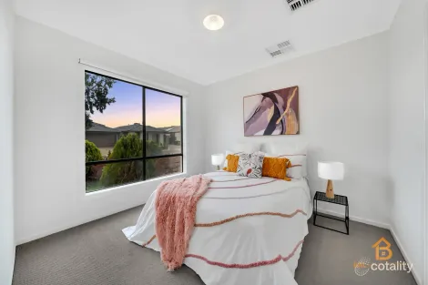 Property photo of 8 Montia Street Tarneit VIC 3029
