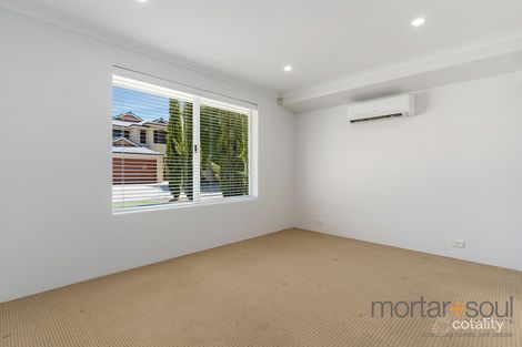 Property photo of 14 The Fairways The Vines WA 6069