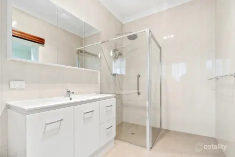 Property photo of 21 Kokoda Terrace Loxton SA 5333