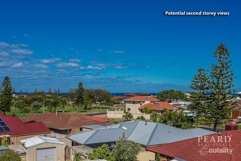 Property photo of 5 Regis Court Mullaloo WA 6027