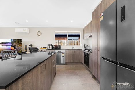 Property photo of 14 Cabernet Way Pakenham VIC 3810