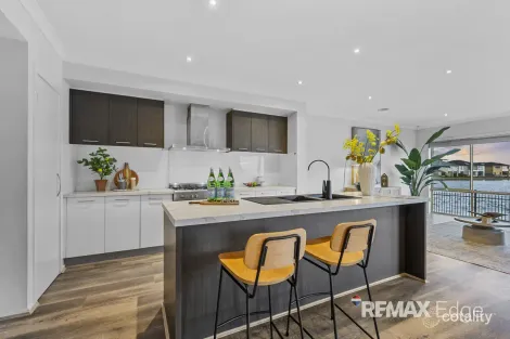 Property photo of 32 Sanctuary Lakes East Boulevard Point Cook VIC 3030